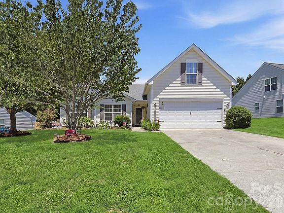 3rd image of 144 Golden Valley Dr