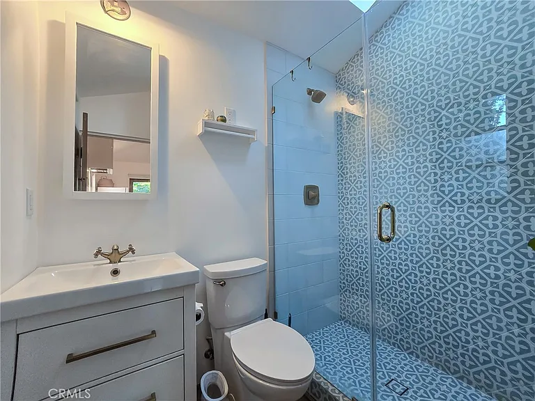 761 W 11th St — Photo 53