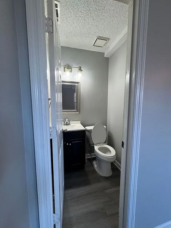 2 bed, 2.0 bath, 992 sqft, $1,200 — Photo 4