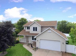111 Linn St, East Peoria, IL 61611