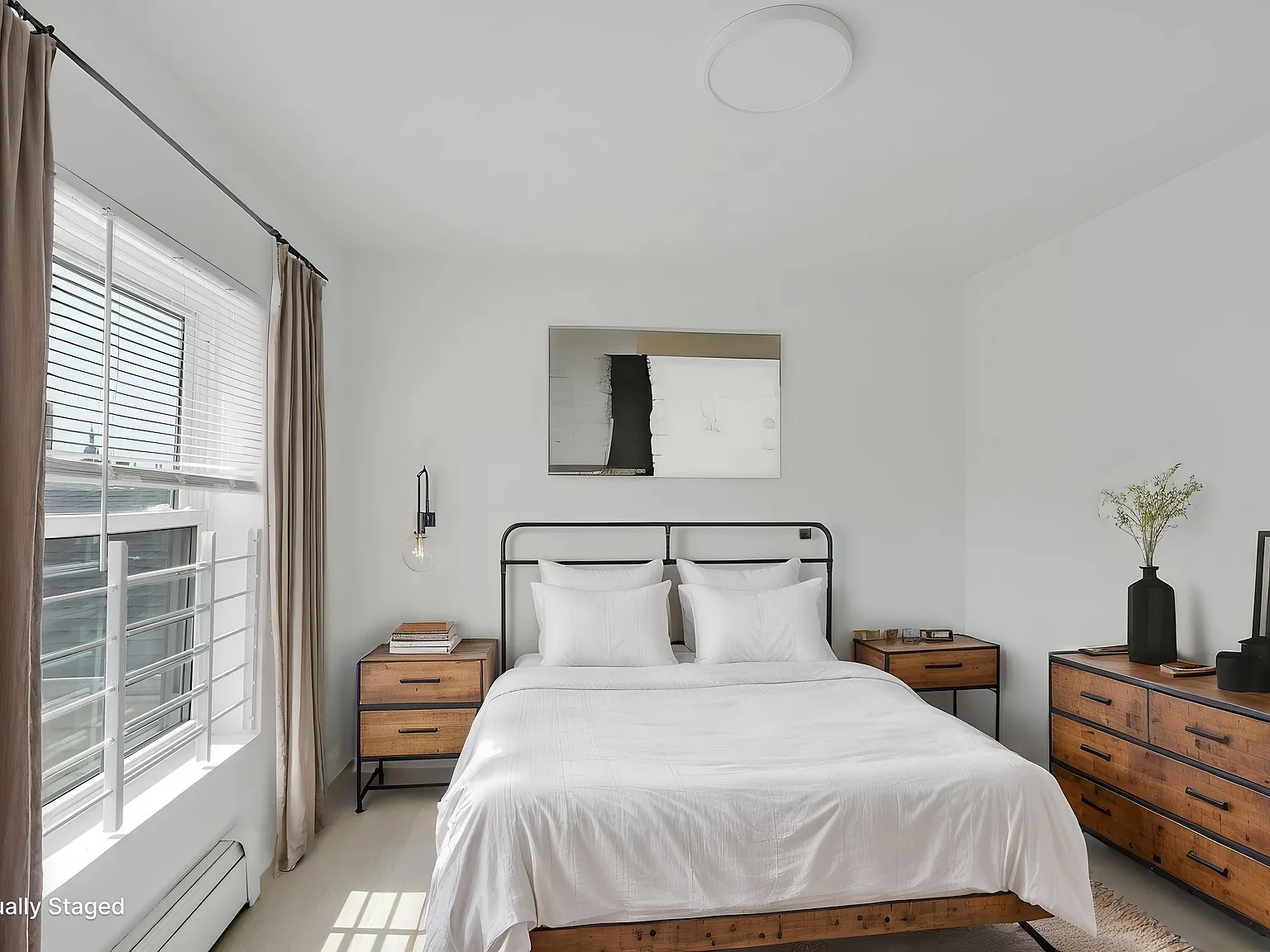 3 bed, 1.0 bath, $2,500 — Photo 3