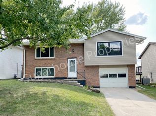 4717 Grassridge Rd, Lincoln, NE 68512