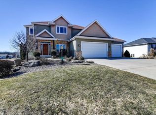 6437 Nature Valley Dr, Waunakee, WI 53597