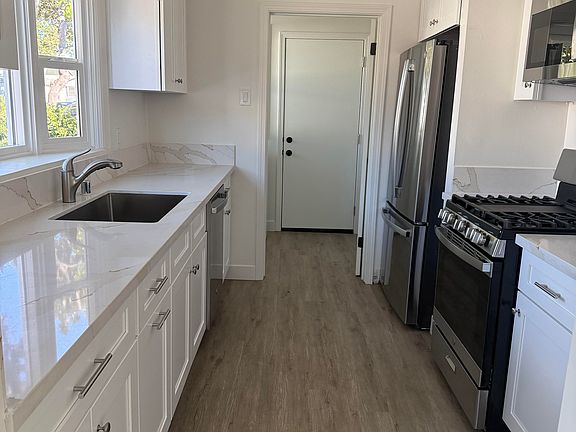 5th image of 2100 Magnolia Ave #2100