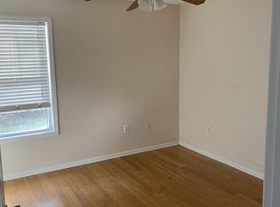 907 Dicks St, Waveland, MS 39576