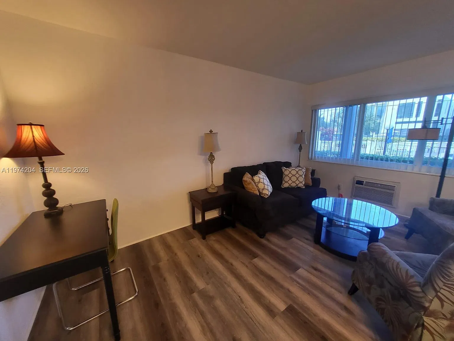 Pasadena Garden Apartment — Photo 3