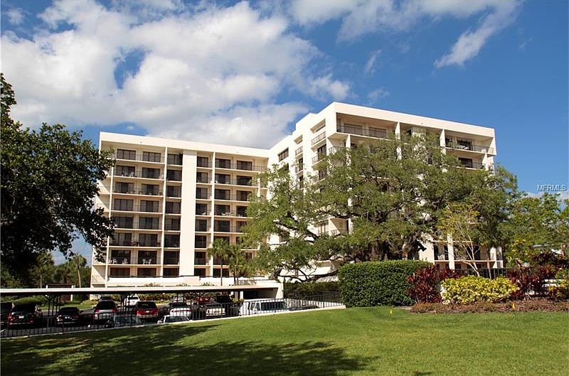 1st image of 150 Belleview Blvd APT 104