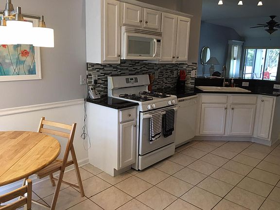 5th image of 226 Stonington Way