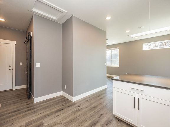 4th image of 745 N Washington Ave #Washington302