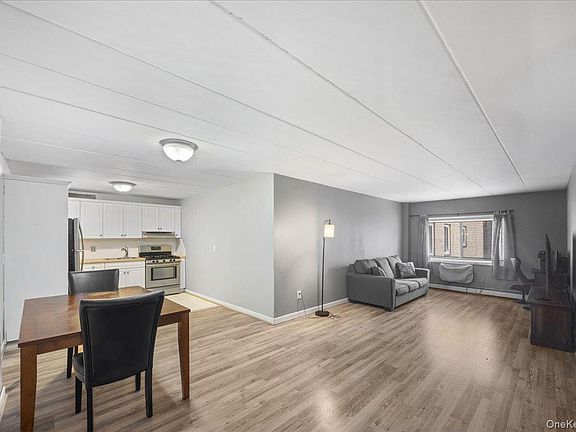 4th image of 2035 Central Park Avenue #2H