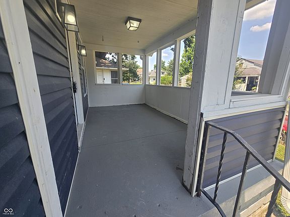 3rd image of 1627 Lawton Ave