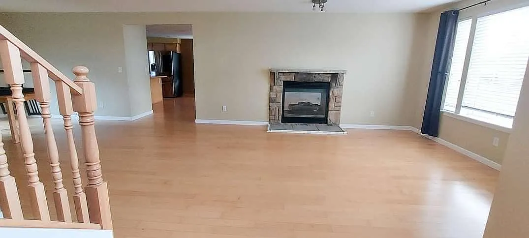 3 bed, 2210 sqft, $4,000 — Photo 1