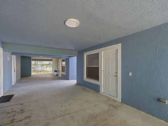 5th image of 1311 Emerald Terrace