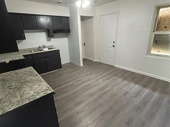 3rd image of 716 Saint Martin Dr