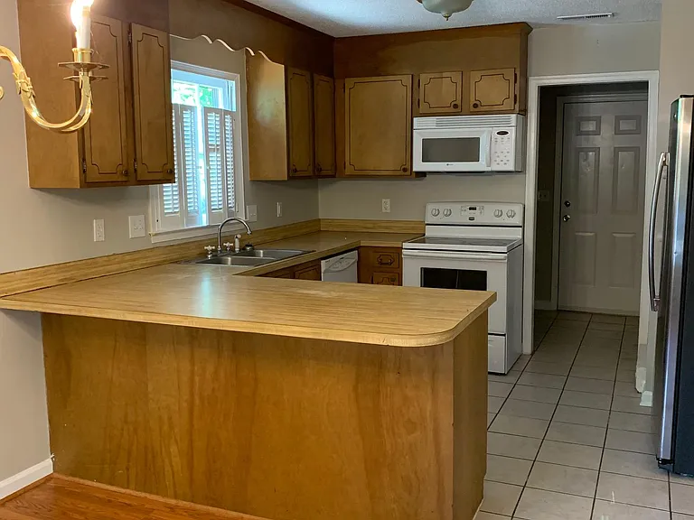 4804 Yorkwood Dr — Photo 8