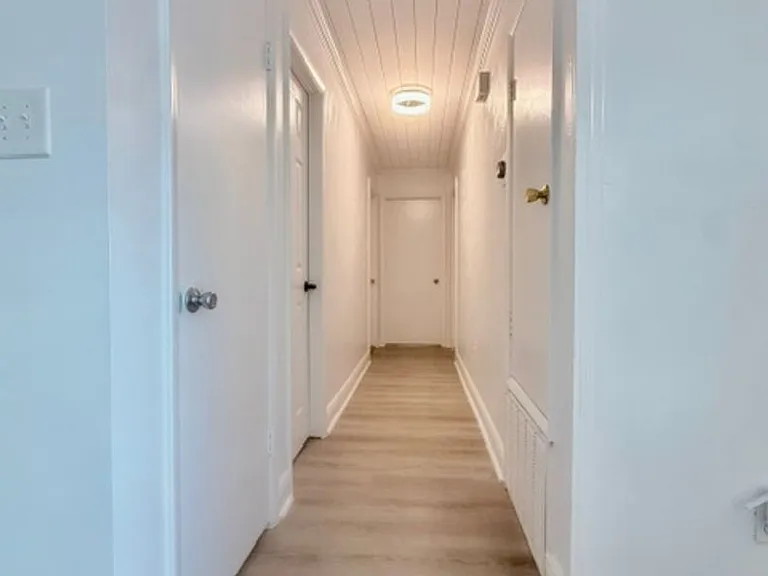 203 Hastings Ct — Photo 24