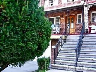 1st image of 3881 Amundson Ave