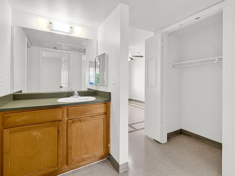 2302 W Colter St — Photo 67