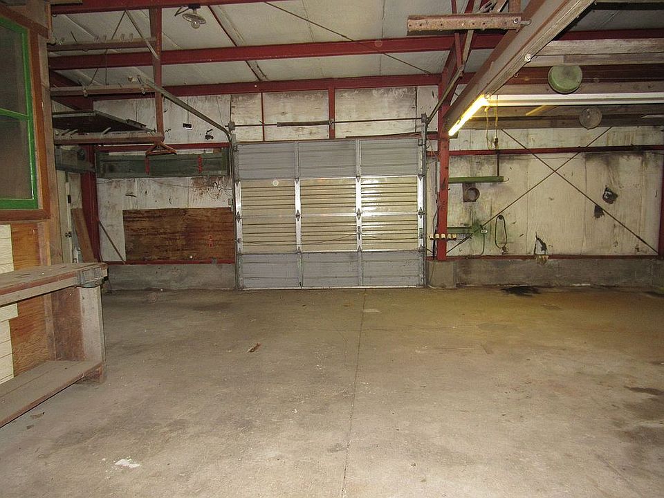 2nd image of 285 Paine St
