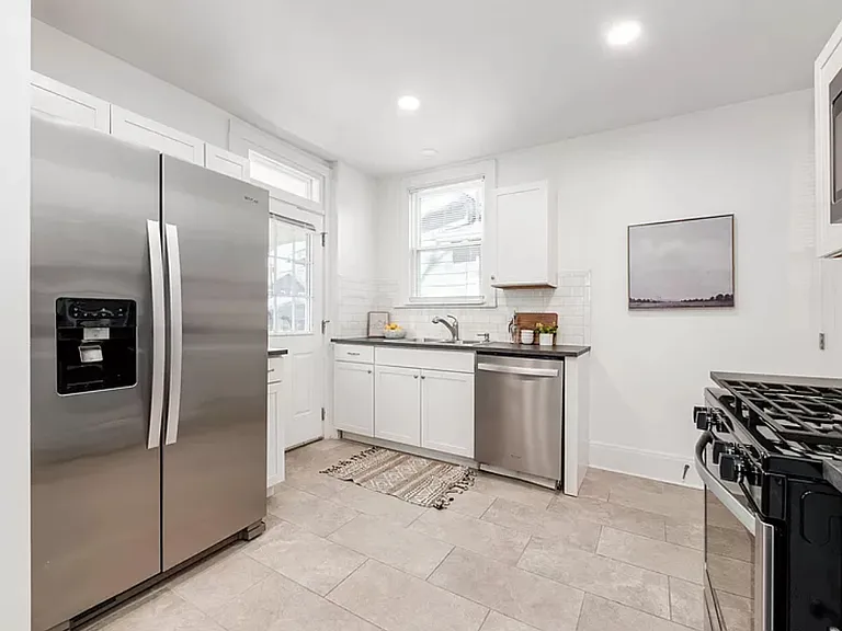 525 E Jenkins Ave — Photo 5