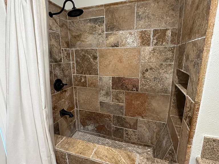 UPSTAIRS BATHROOM
