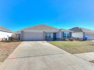 1405 Sandstone Dr, Noble, OK 73068