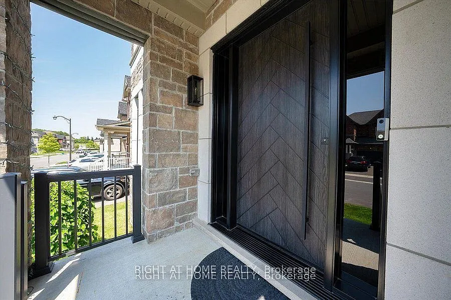 4 bed, $3,950 — Photo 2