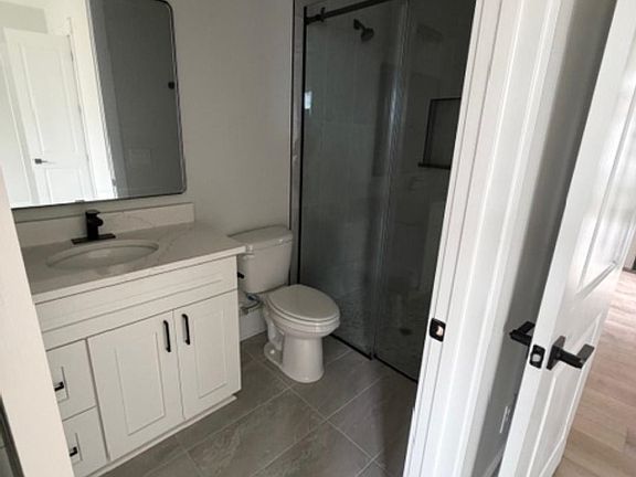 5th image of 409 Seabury Ln.