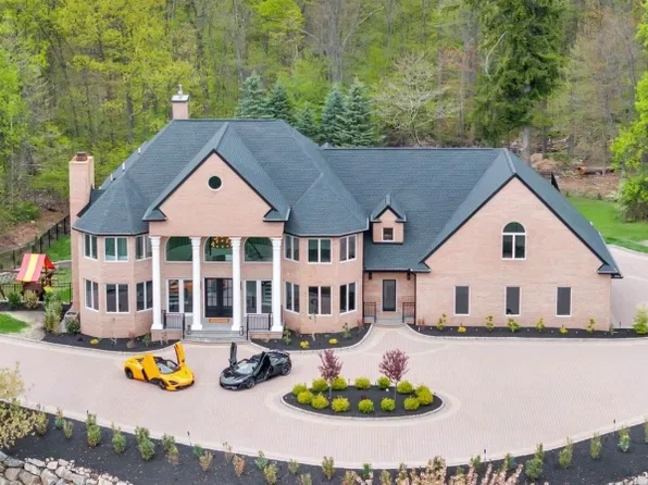 19 Amira Ln, Kinnelon Boro, NJ 07405