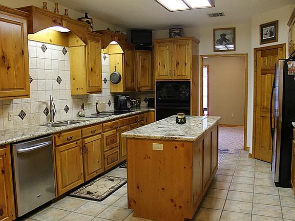 5th image of 1053 Lakeshore Dr