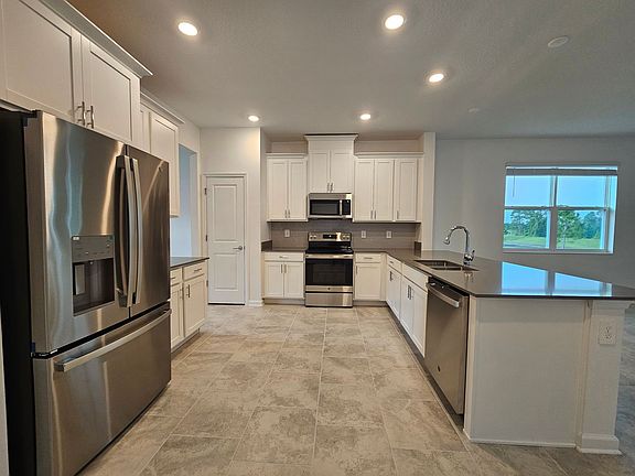 4th image of 6401 Sprucepine Ln