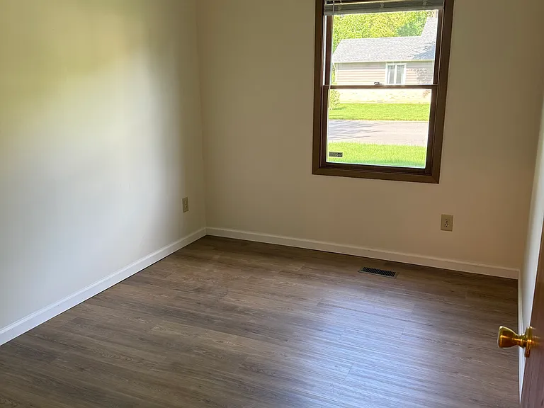240 Locust View Way — Photo 13