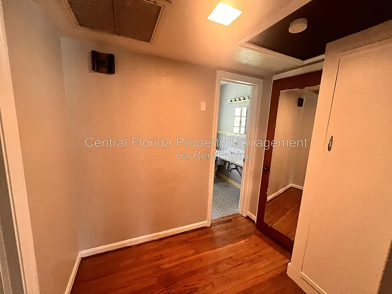 1261 Richmond Rd — Photo 12