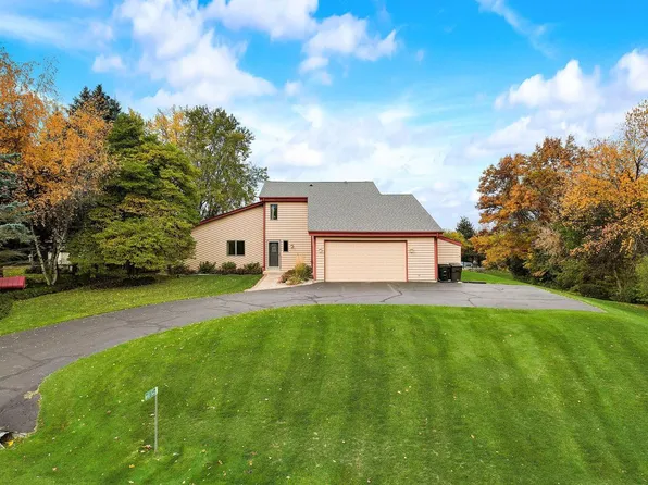 W300S5647 Windcrest DRIVE, Waukesha, WI 53189