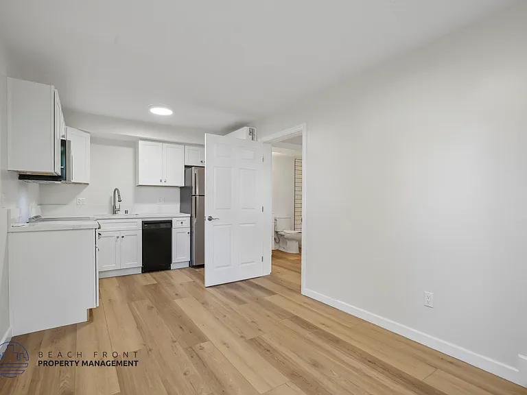 1475 Pine Ave. — Photo 4