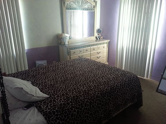 3rd image of 121 N Poinsettia Ave