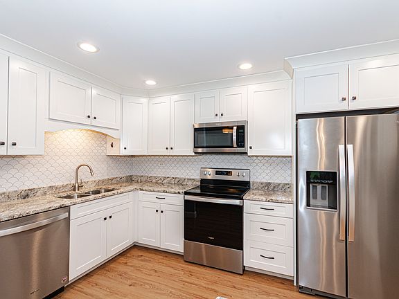 5th image of 4221 Saratoga Ave APT 107A