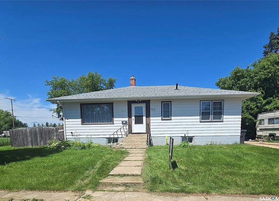 1st image of 313 2nd AVENUE E