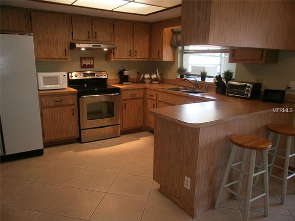 4th image of 521 Charleswood Ave