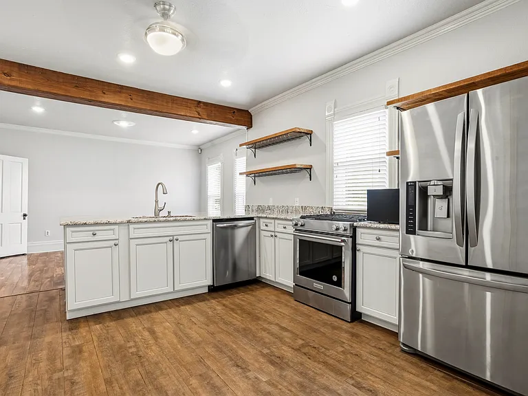 303 S Parvin St — Photo 2