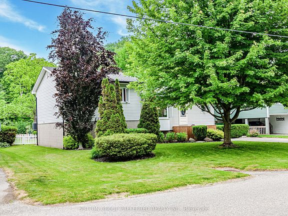 2nd image of 3270 Colin St
