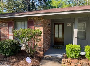 1310 Deerfield Ln, Jackson, MS 39211