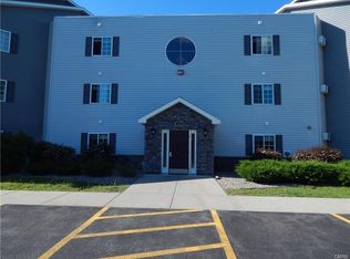 1421 Landrush Way, Baldwinsville, NY 13027