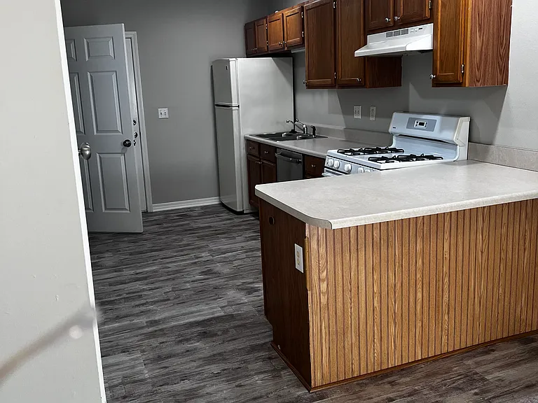 723 Green St — Photo 2