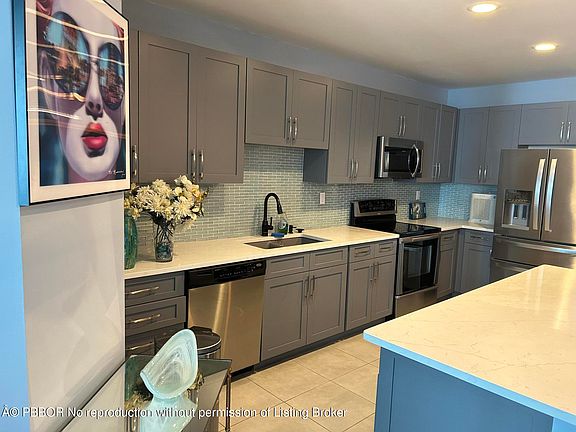 5th image of 300 S Australian Ave APT 1219