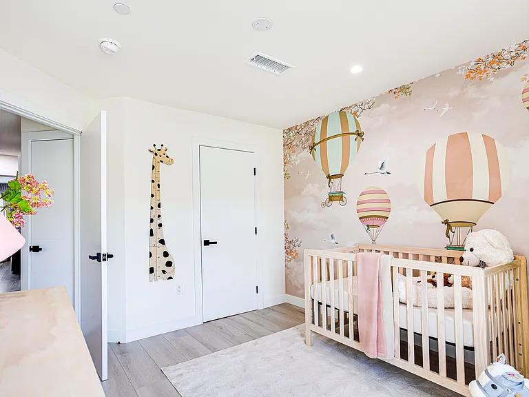 1020 S Mollison Ave — Photo 7