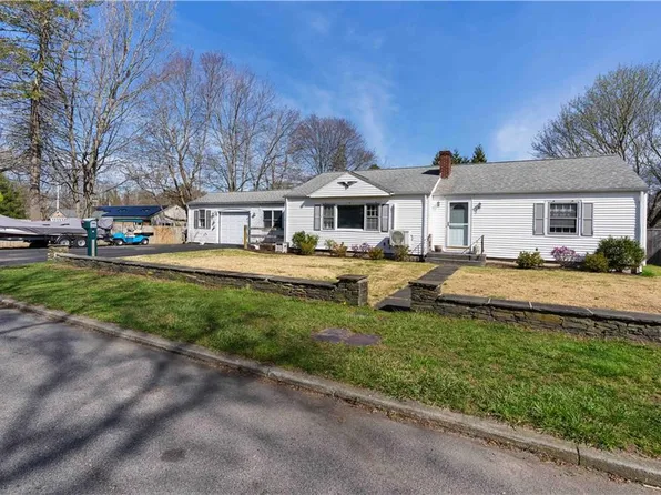 11 Terrace Dr, Bristol, RI 02809