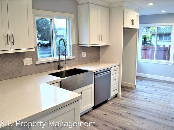 2nd image of 326 Spar Ave