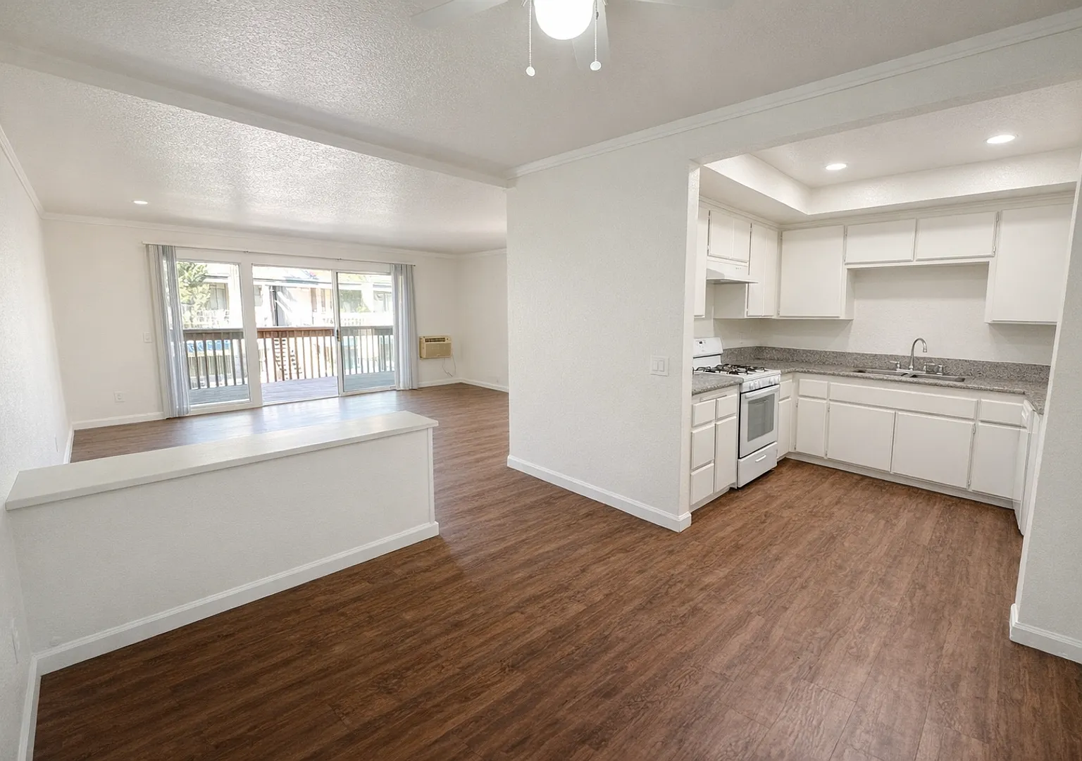 Daisy Apartments — Photo 1