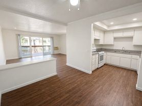 Daisy Apartments